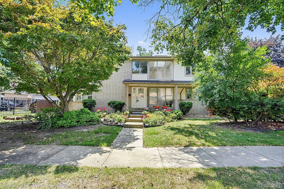 House in Dearborn, Michigan, United States 1 - 18464212