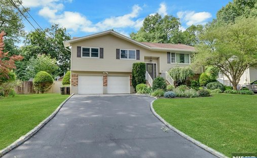 House in River Vale, New Jersey, United States 1