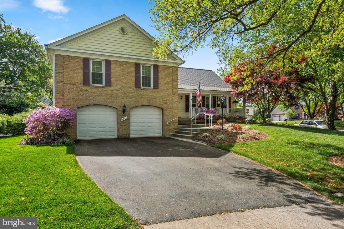 House in Burke, Virginia, United States 2 - 18467045