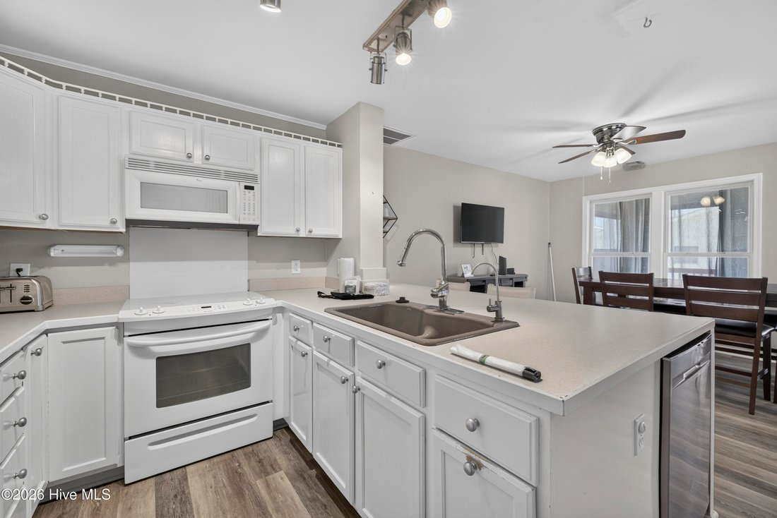 Townhouse in Kure Beach, North Carolina, United States 3 - 18459600