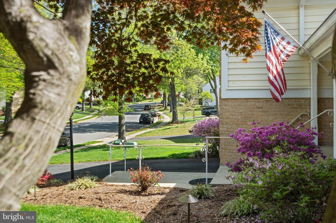 House in Burke, Virginia, United States 4 - 18467045