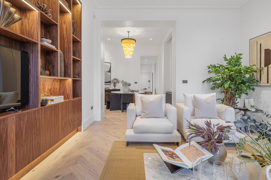 Apartment in Knightsbridge, Kensington And Chelsea, England 3 - 18460646
