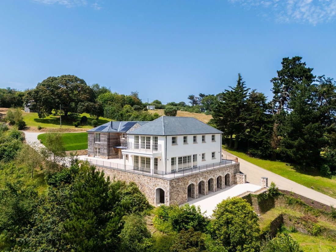 House in Cornwall, England 2 - 18457060