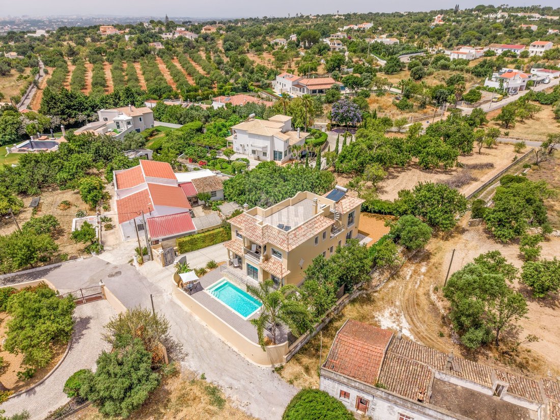 Villa in Loule (Sao Clemente), Algarve, Portugal 2 - 18460761