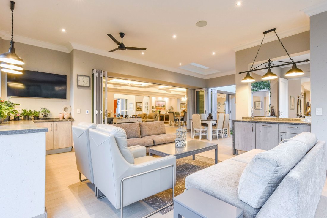 Country House in Bryanston, Gauteng, South Africa 3 - 18458432
