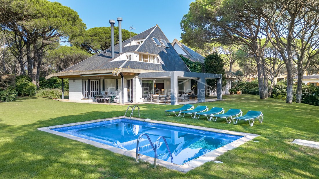 Villa in Pals, Catalonia, Spain 3 - 18457104