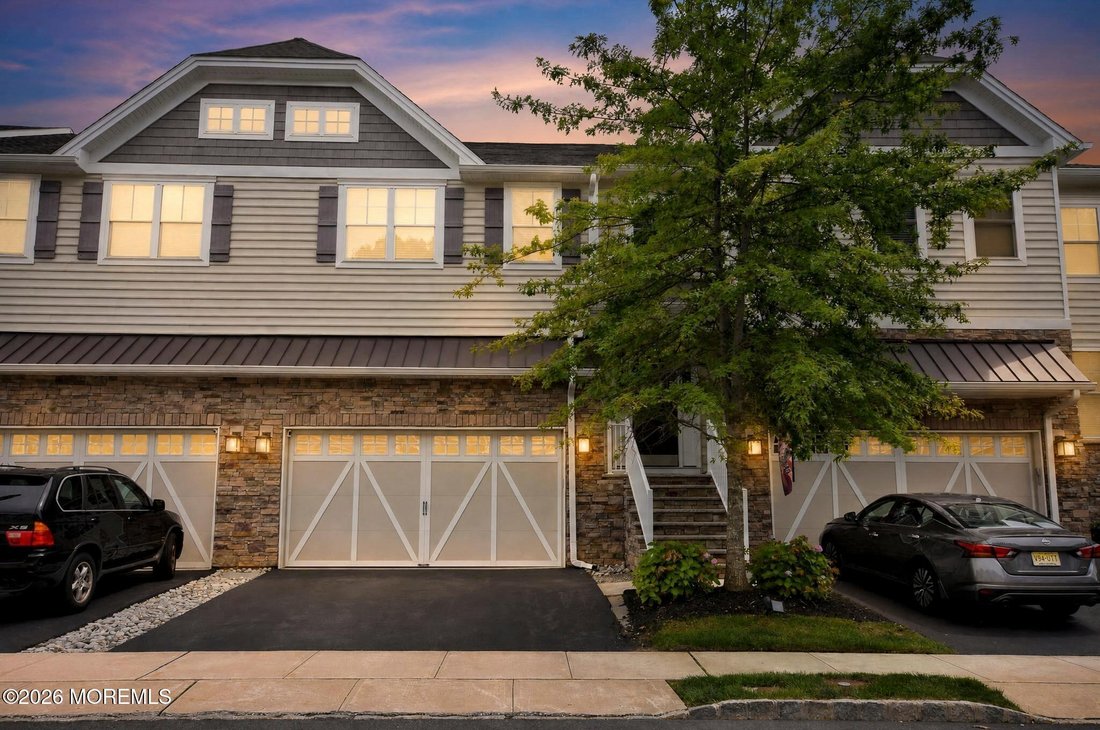 Condo in Lincroft, New Jersey, United States 1 - 18458512