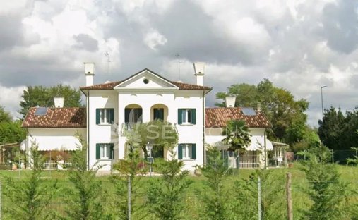 House in Favaro-Tessera, Venice, Veneto 1