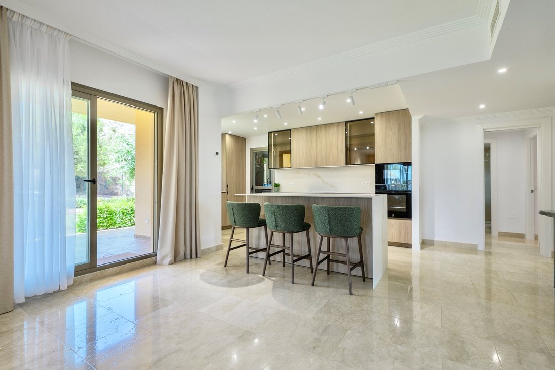 Apartment in El Paraíso, Benahavis, Spain 1 - 18461003