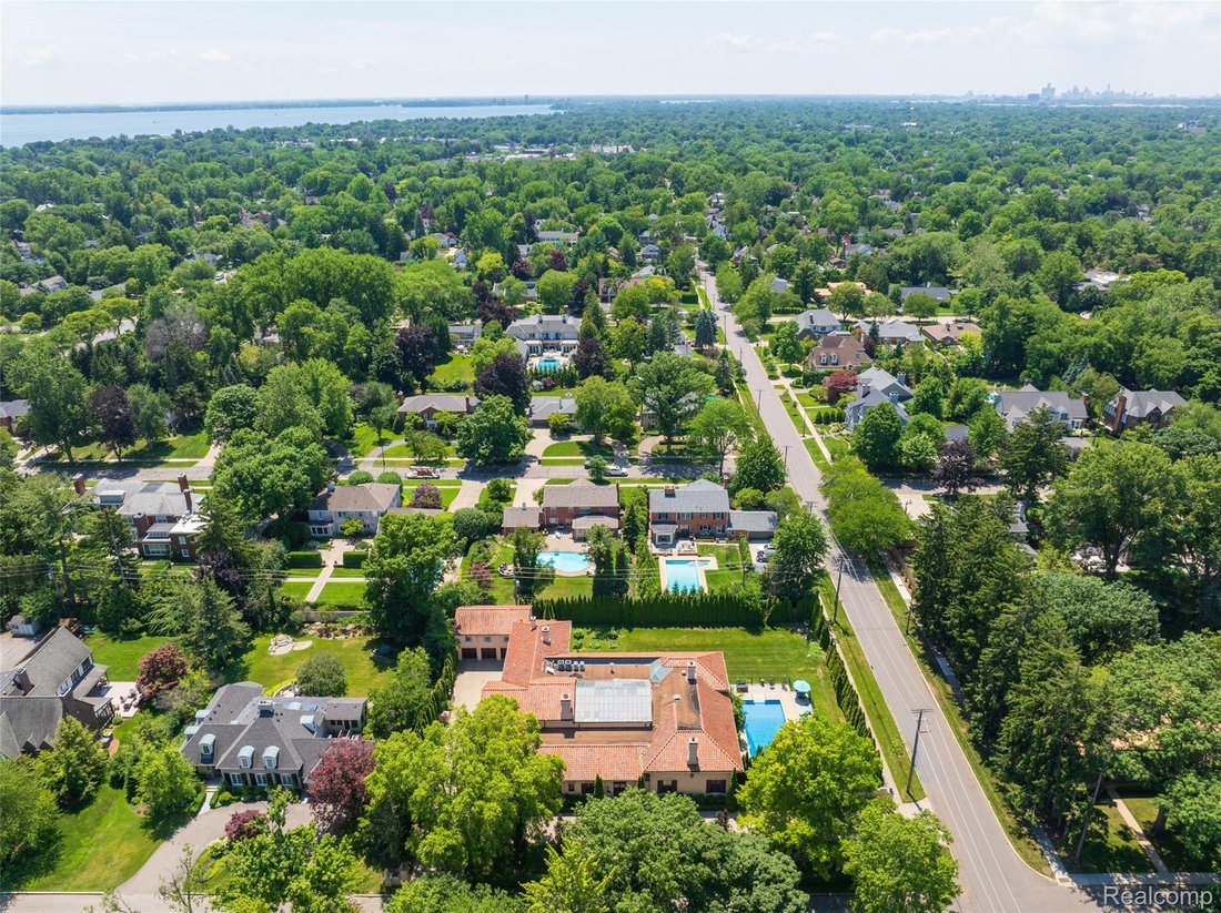 House in Grosse Pointe Shores, Michigan, United States 2 - 18425402