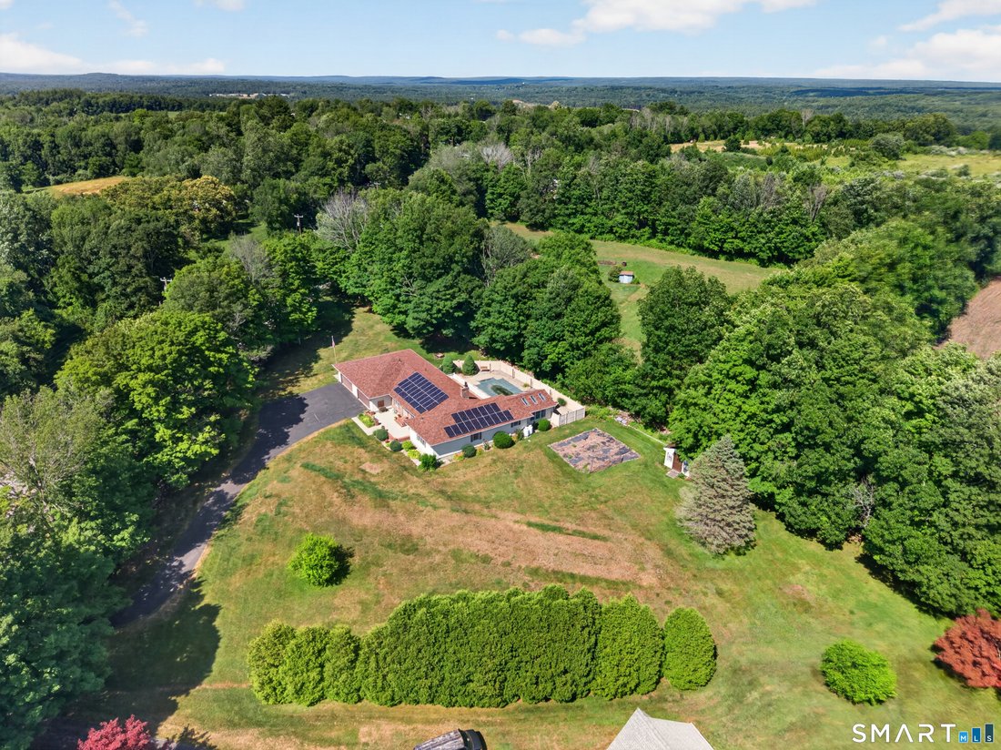 House in Plainfield, Connecticut, United States 4 - 18304254