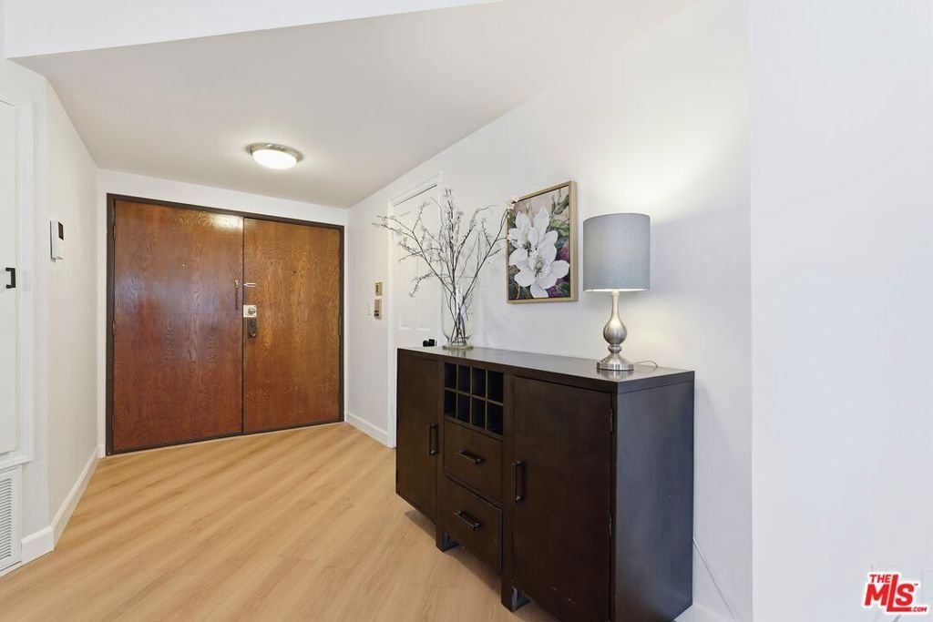 Condo in Los Angeles, California, United States 2 - 18462430