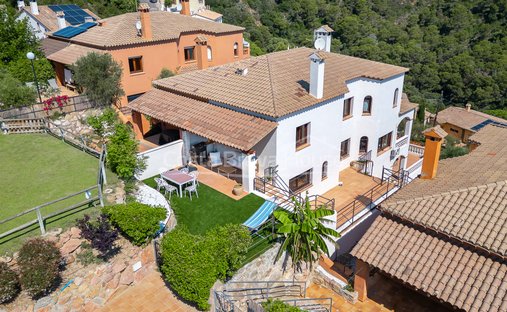 Stadthaus in Begur, Katalonien, Spanien 1