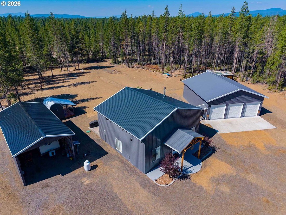 House in Gilchrist, Oregon, United States 1 - 18460529