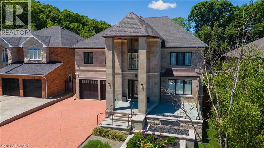 House in Hamilton, Ontario, Canada 2 - 18460022