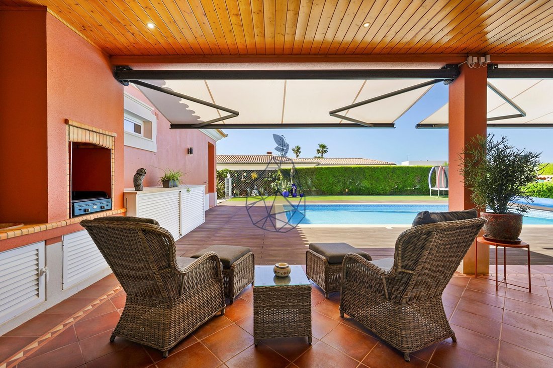 Villa in Mexilhoeira Grande, Algarve, Portugal 2 - 17100487