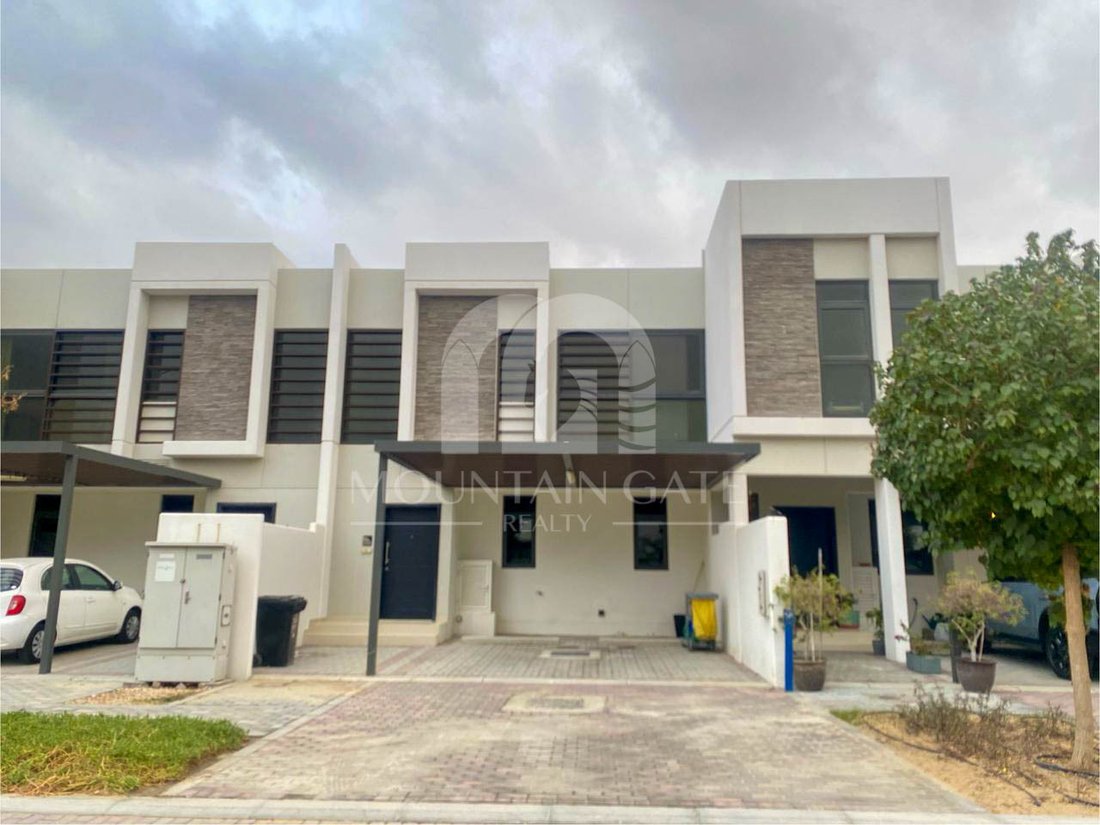 Townhouse in Damac Hills 2, Dubai, United Arab Emirates 1 - 18457194