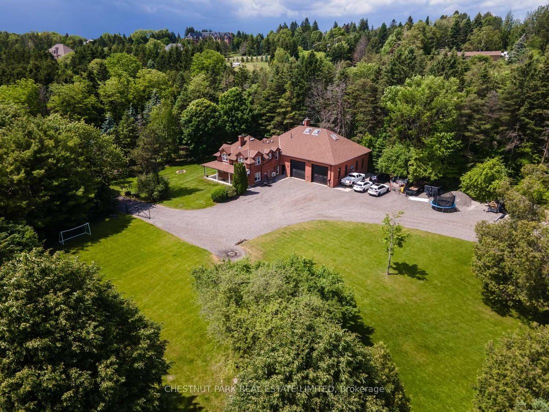House in King, Ontario, Canada 2 - 18258602
