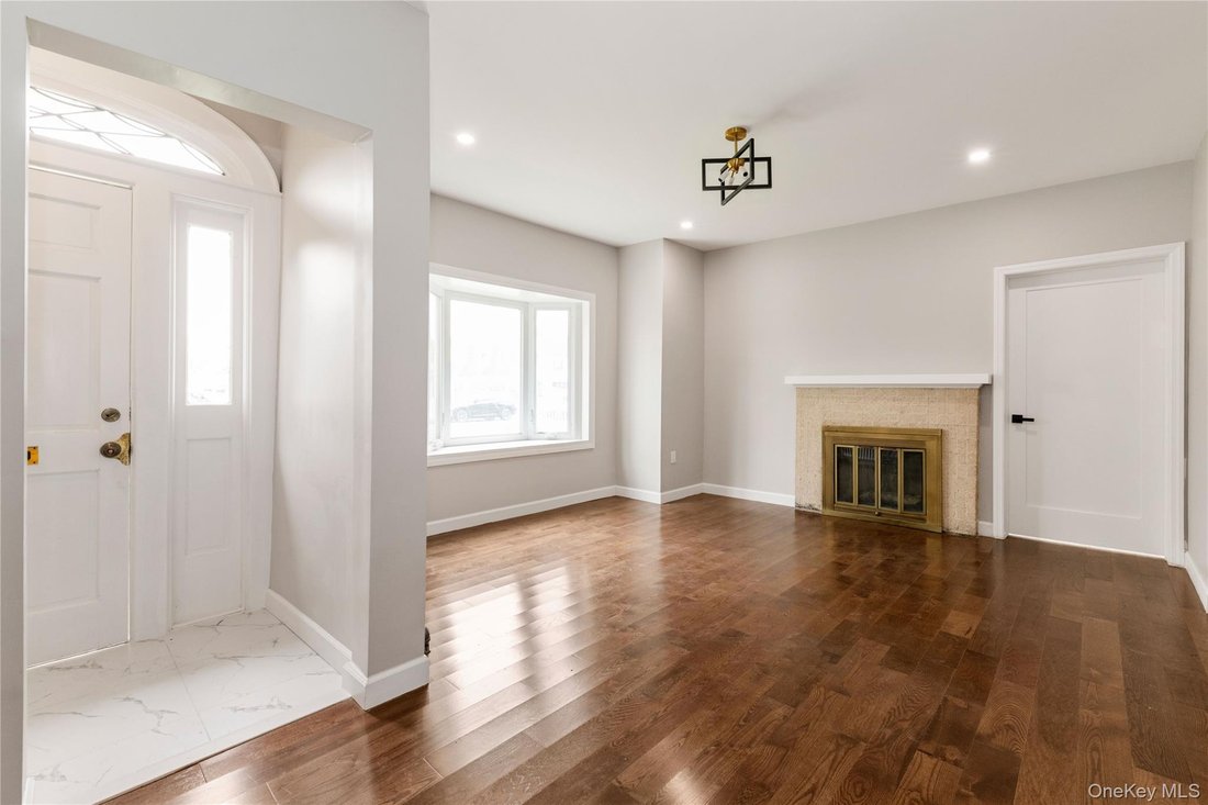 House in New York, New York, United States 5 - 18456381