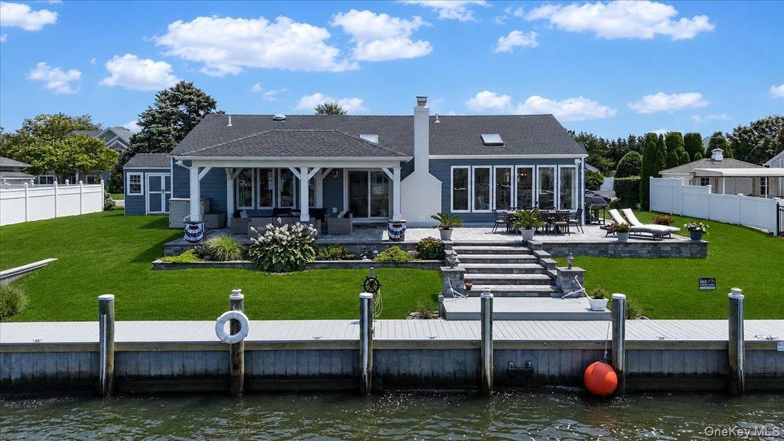 House in Copiague, New York, United States 2 - 18458693