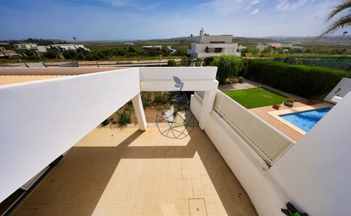 Villa in Mexilhoeira Grande, Algarve, Portugal 1