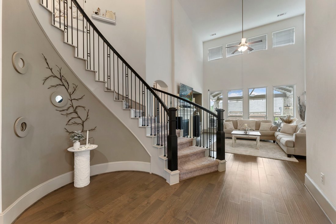 House in The Woodlands, Texas, United States 2 - 18460126