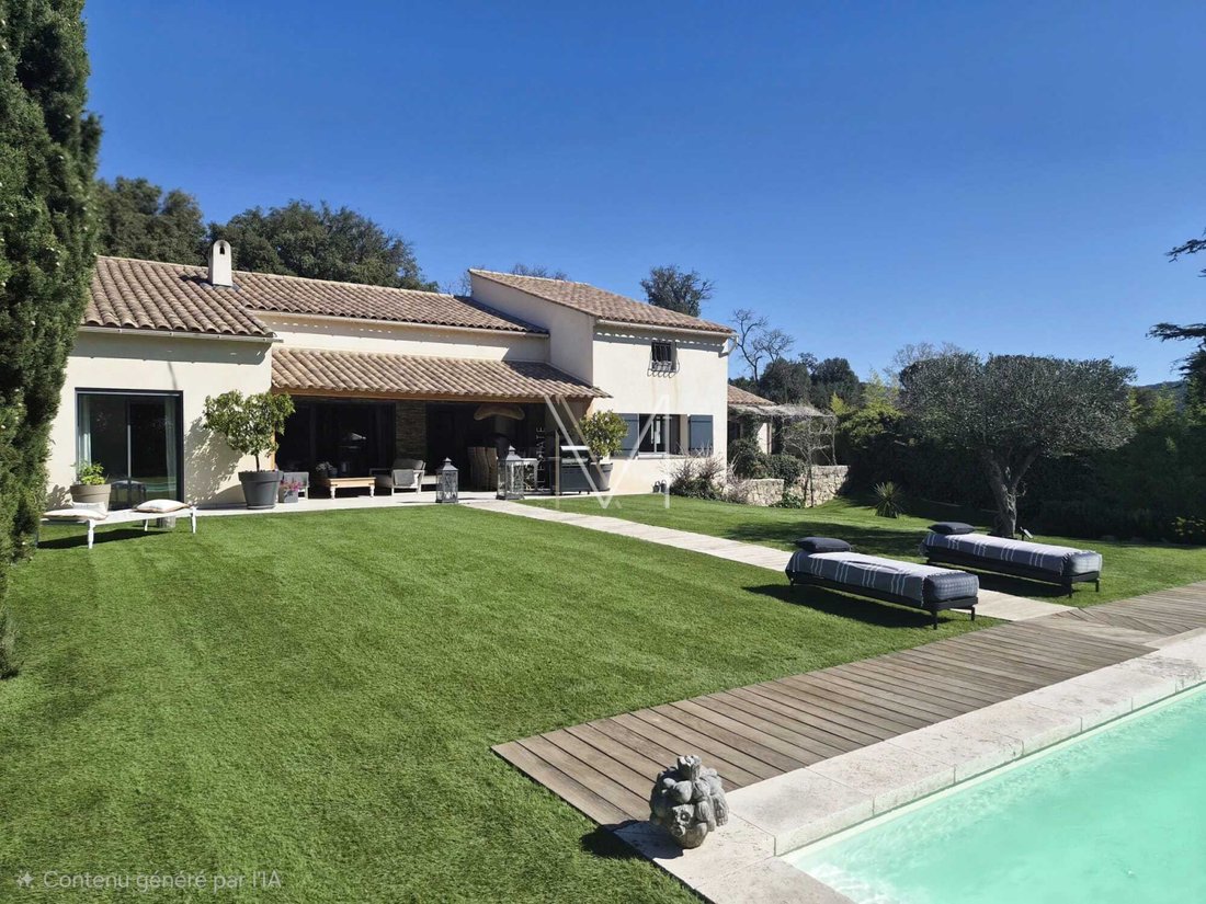 Villa in Le Plan-de-la-Tour, Provence-Alpes-Côte d'Azur, France 2 - 16247470