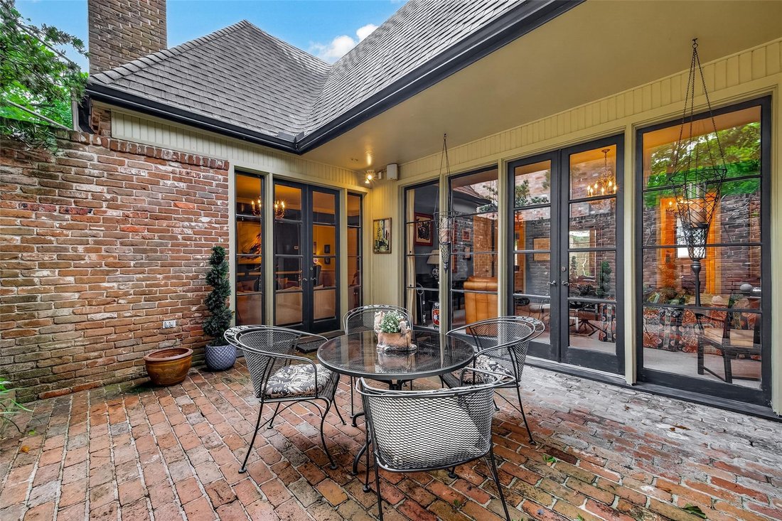 House in Houston, Texas, United States 3 - 18459936
