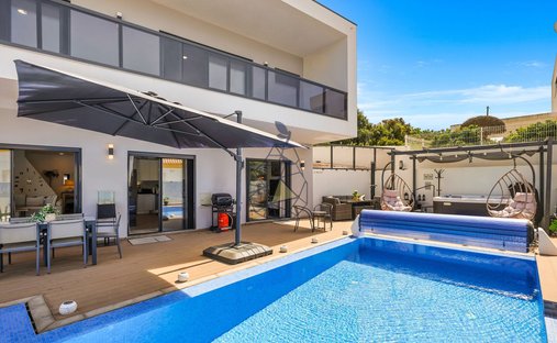 Villa in Mexilhoeira Grande, Algarve, Portugal 1