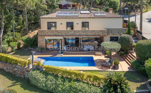 Villa in Tamariu, Palafrugell, Spain 1