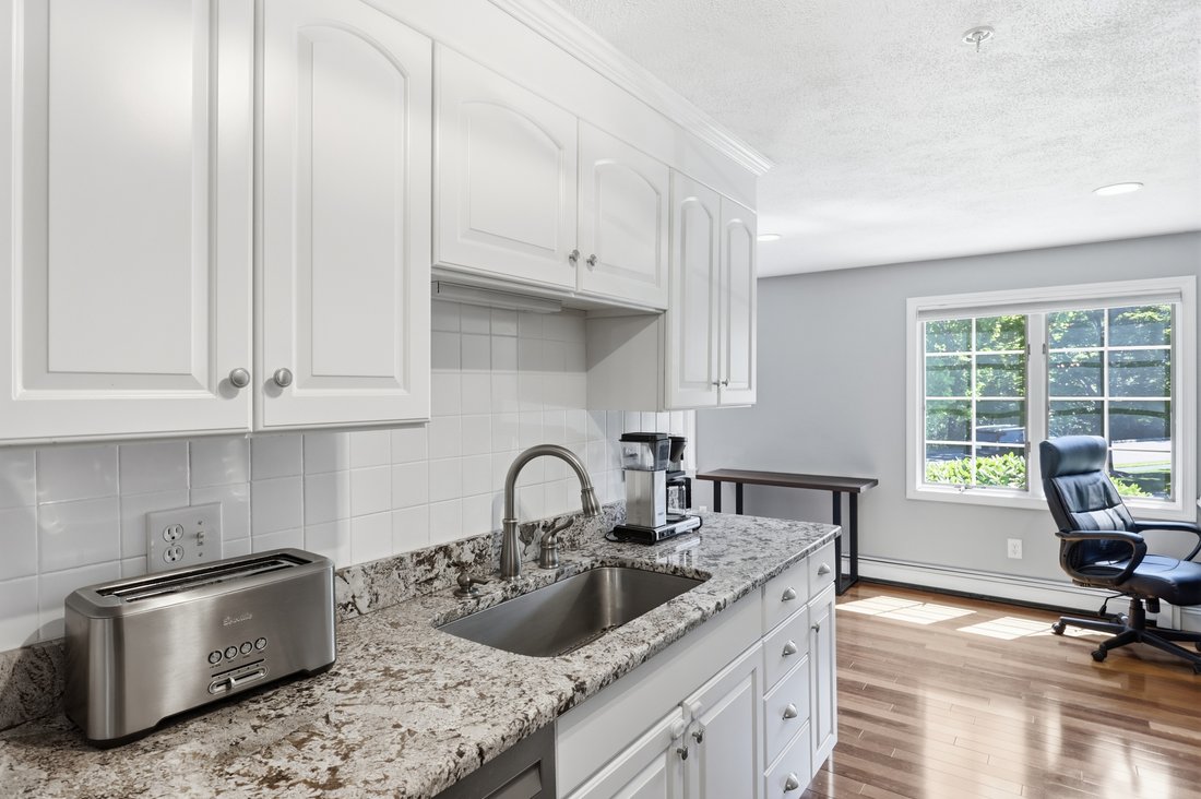 House in Lynnfield, Massachusetts, United States 5 - 18456753