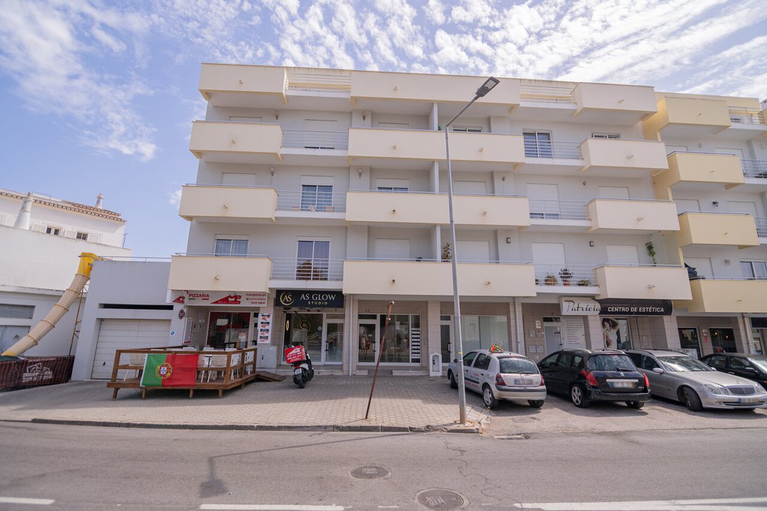 Apartment in Lagoa e Carvoeiro, Algarve, Portugal 3 - 18466481