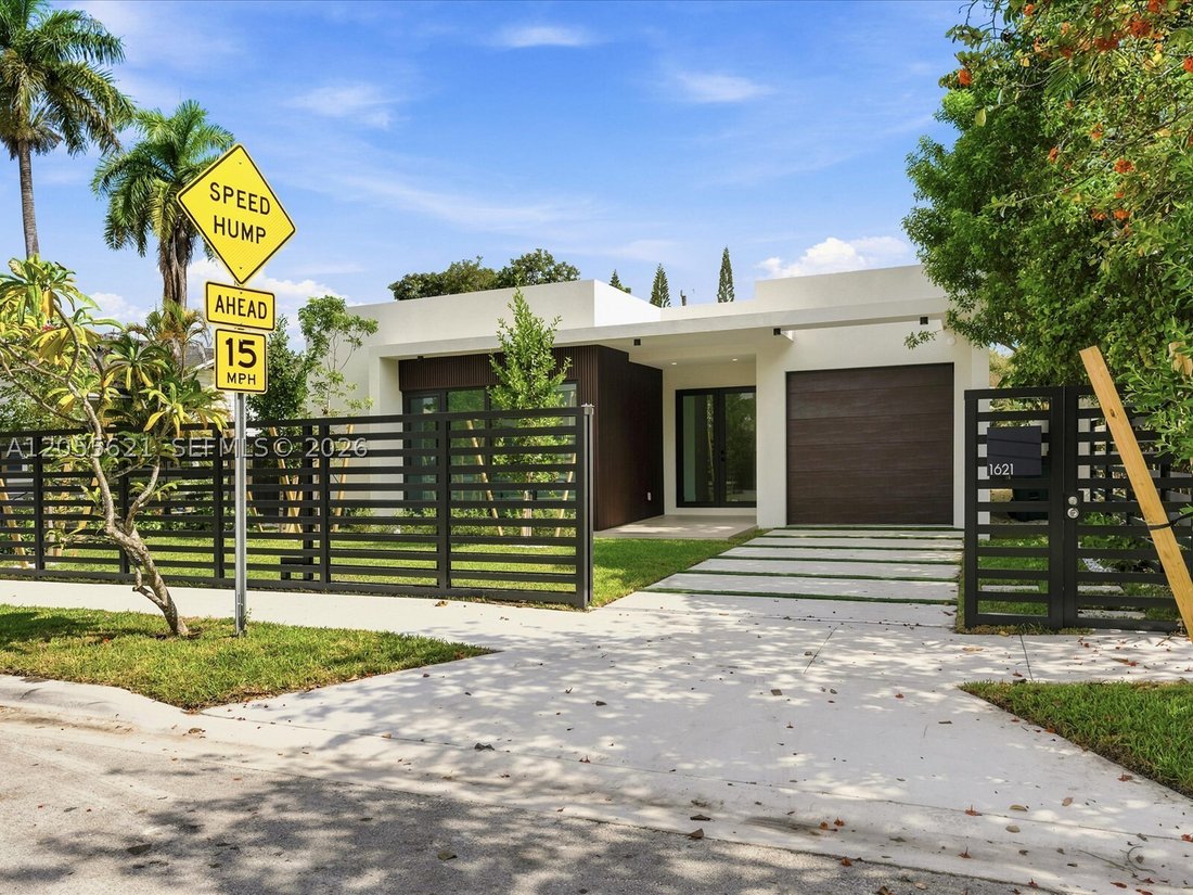 House in Miami, Florida, United States 4 - 18459397