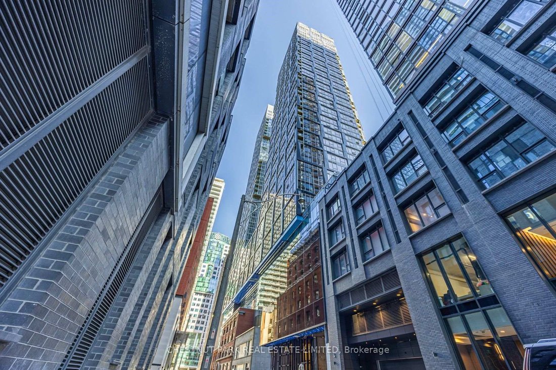 Apartment in Toronto, Ontario, Canada 1 - 18471238