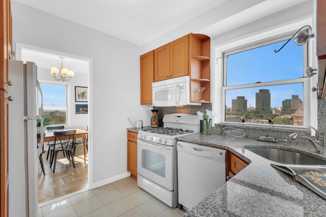 Co Op in New York, New York, United States 4 - 18460223
