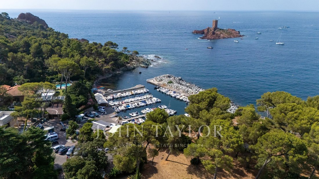 Villa in French Riviera, Provence-Alpes-Côte d'Azur, France 1 - 18457508