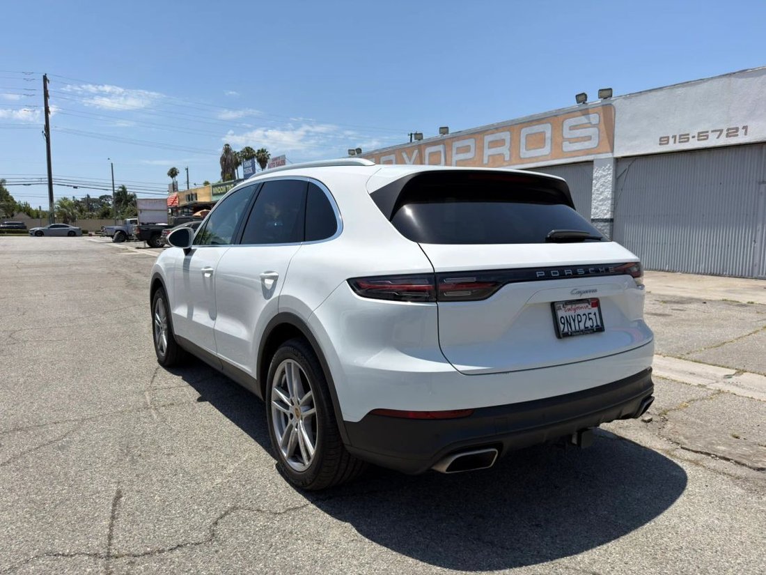 Suv in Azusa, CA, United States 4 - 18472004