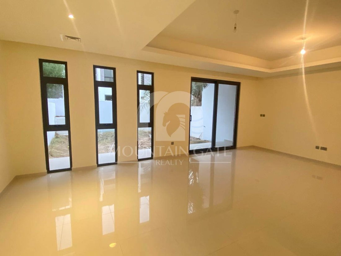 Townhouse in Damac Hills 2, Dubai, United Arab Emirates 3 - 18457194