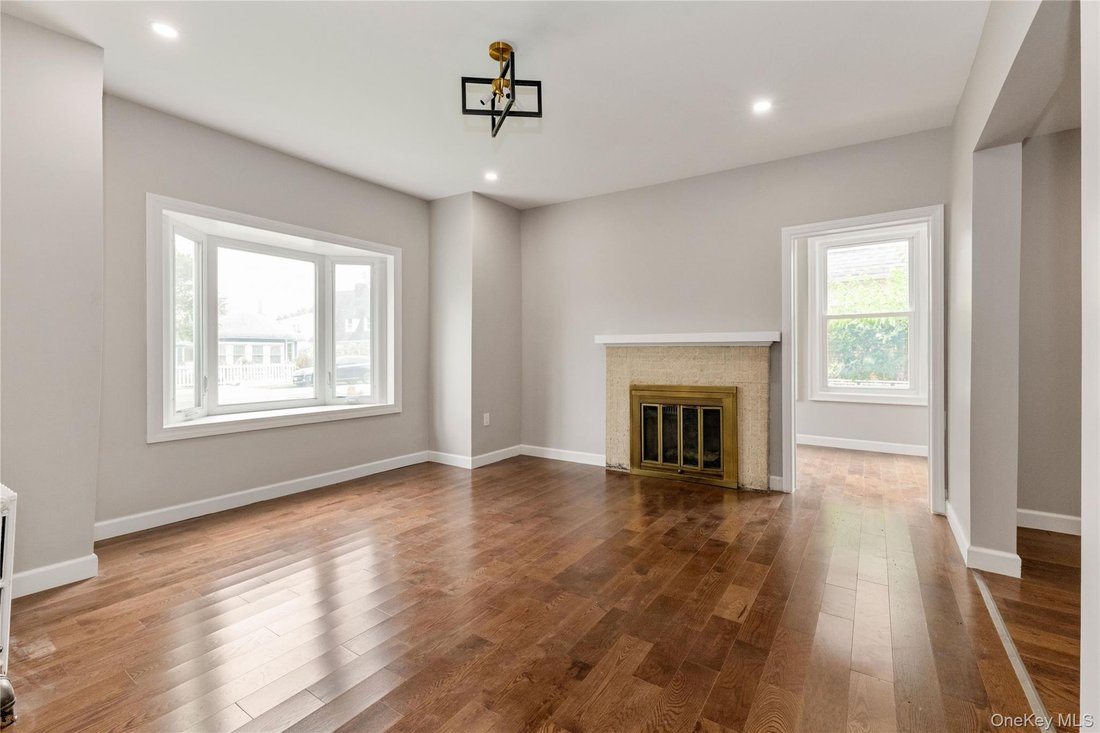 House in New York, New York, United States 3 - 18456381