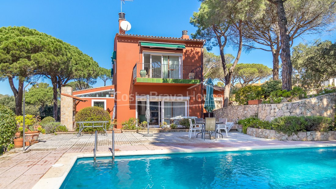 Villa in Calella de Palafrugell, Palafrugell, Catalonia 1 - 18457293