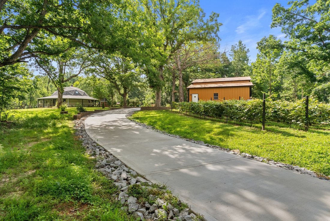 House in Bon Aqua, Tennessee, United States 5 - 18459756