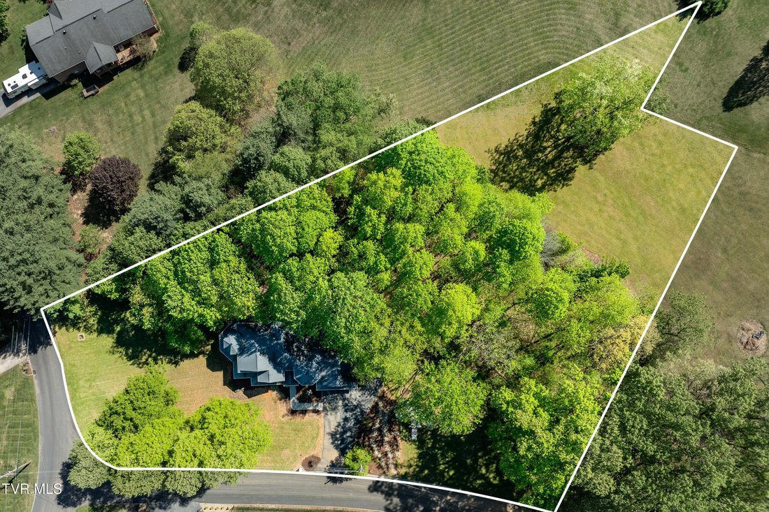 House in Elizabethton, Tennessee, United States 4 - 18458274