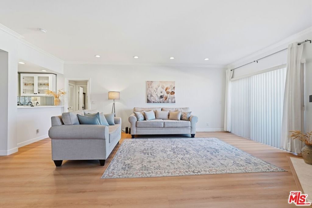 Condo in Los Angeles, California, United States 5 - 18462430