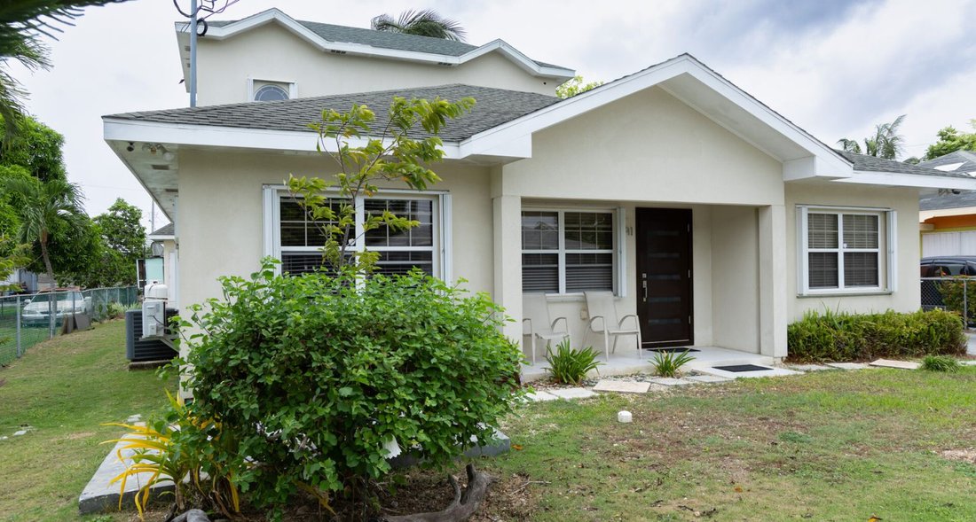 House in Savannah, Bodden Town, Cayman Islands 2 - 18460563