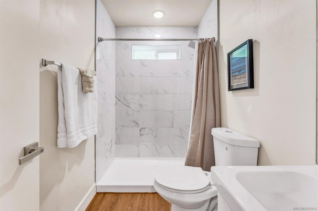 San Diego, California, United States 4 - 18459265