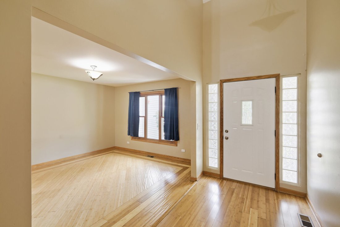 House in Aurora, Illinois, United States 3 - 18459506