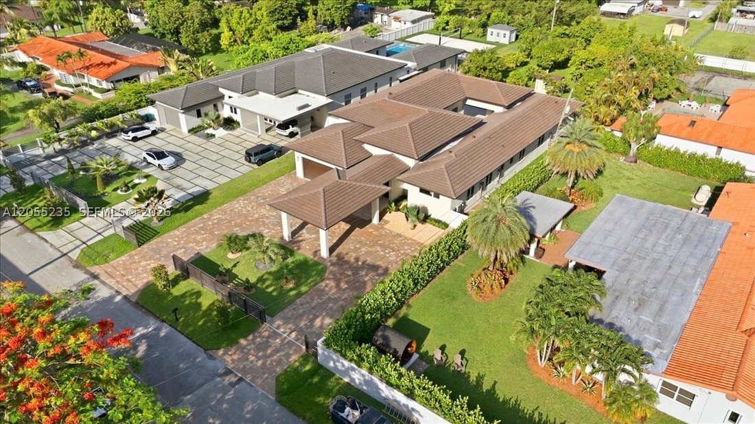 House in Miami, Florida, United States 4 - 18459386