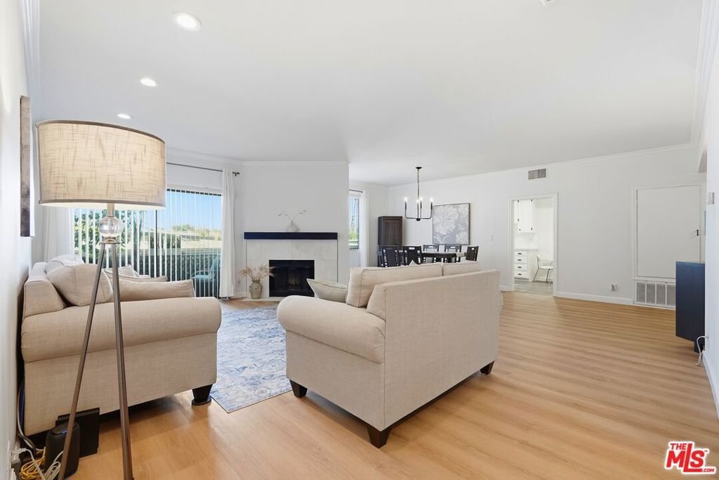 Condo in Los Angeles, California, United States 4 - 18462430