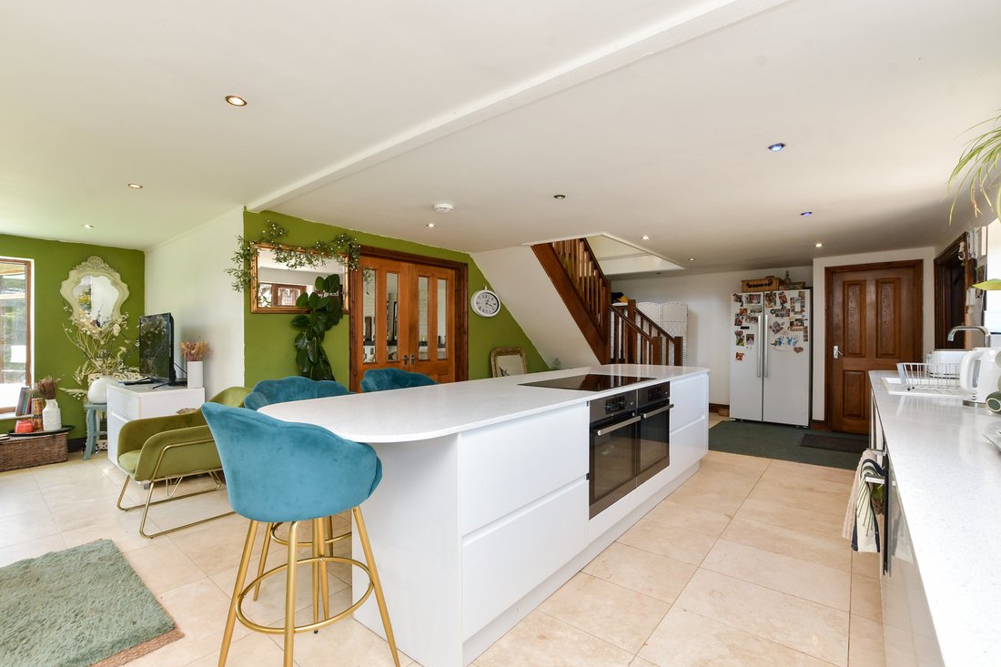 House in Seasalter, England 5 - 18466140