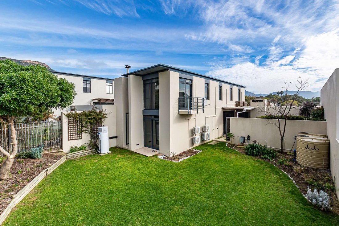 Townhouse in Westlake, Cape Town, Western Cape 1 - 18455666